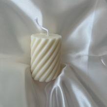 Charger l'image dans la galerie, Mélie Candle